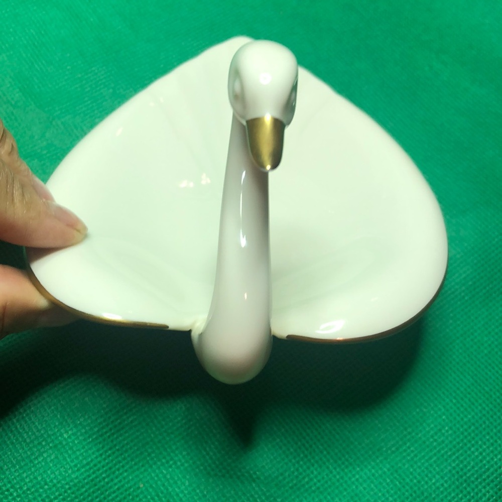 Mikasa Ivory Bone China Swan